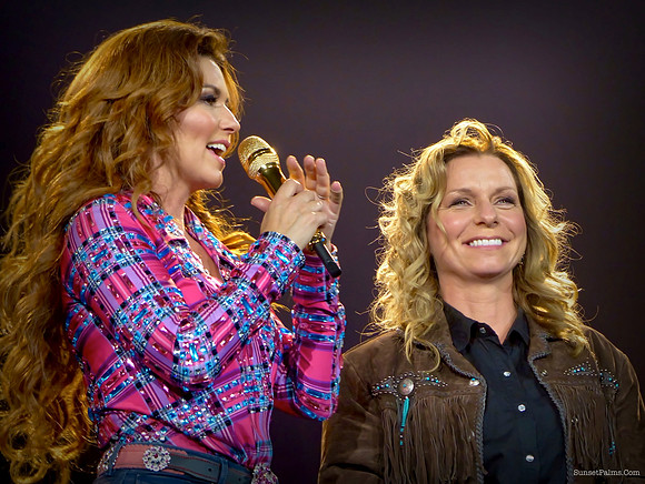 Shania and Carrie Ann