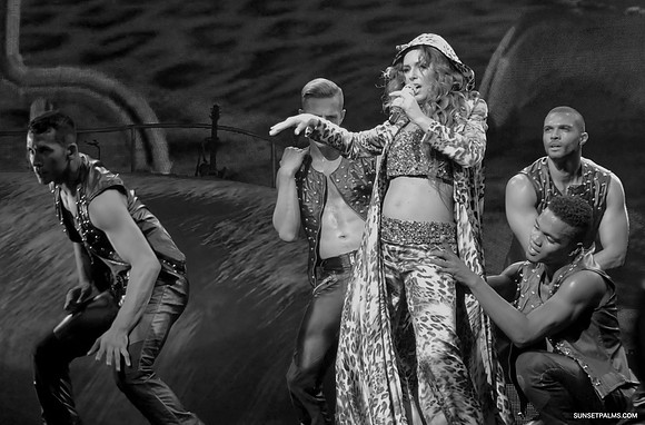 Shania Twain and Crew