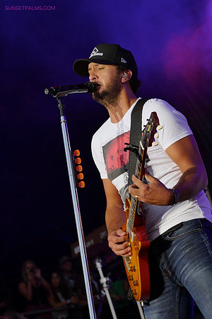 Luke Bryan - Country Thunder