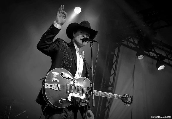 Corb Lund
