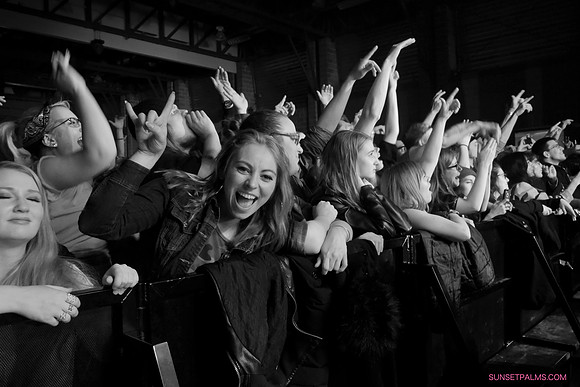 Atmosphere/Evidence Concert Goers