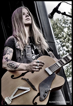Sarah Shook & The Disarmers